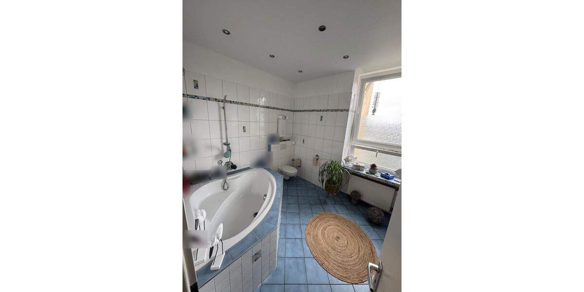 Vielseitiges Wohnhaus: Großfamilie oder 2×3-Zimmer-Wohnungen + Gewerbe & Garten 8 zimmer