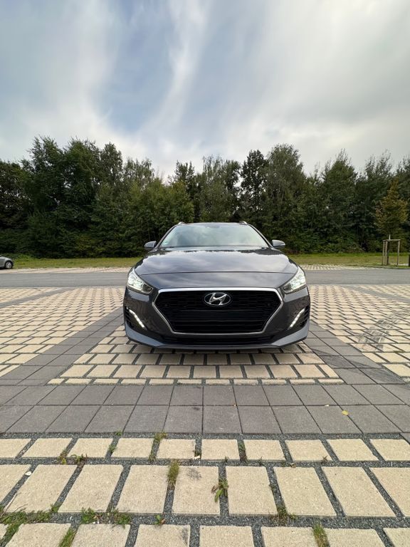 Hyundai i30 181.300 km 9.000 € Bochum 44805