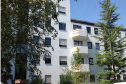 Verkaufe helle 2,5 Zimmer Wohnung, grosser überdachter Süd-Balkon