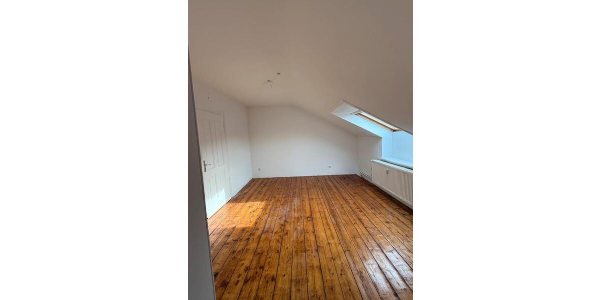 Dachgeschoßwohnung Hagen Hohenlimburg - 4 Zimmer, 122 m&sup2;, 1.250&euro; | Angebot:25285301