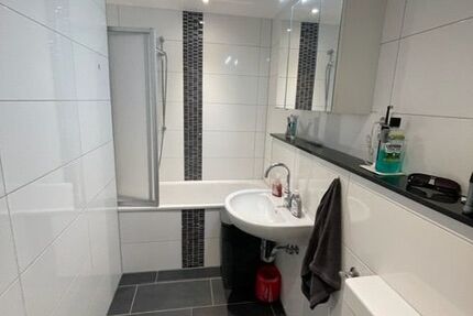 Essen-Frohnhausen 2 Zimmer 68qm neu modernisiertes Bad, komplett renoviert, mit Balkon und Einbauküche 2 zimmer