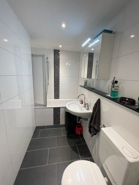 Essen-Frohnhausen 2 Zimmer 68qm neu modernisiertes Bad, komplett renoviert, mit Balkon und Einbauküche 2 zimmer