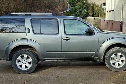 Nissan Pathfinder 315.000 km 3.990 &euro; Dorsten 46284