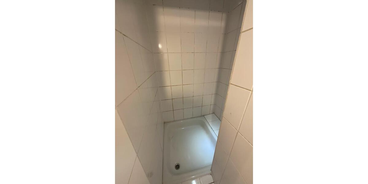 Frisch renoviert in Ihre eigene 2 Zimmerwohnung 2 zimmer