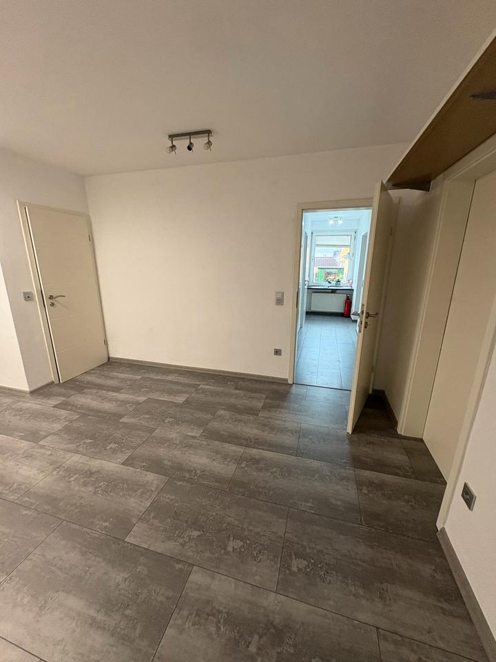 BüroStudioLokal ca.65qm,3,5Zi,Küche,2xWC C-R Bahnhofstr. zimmer