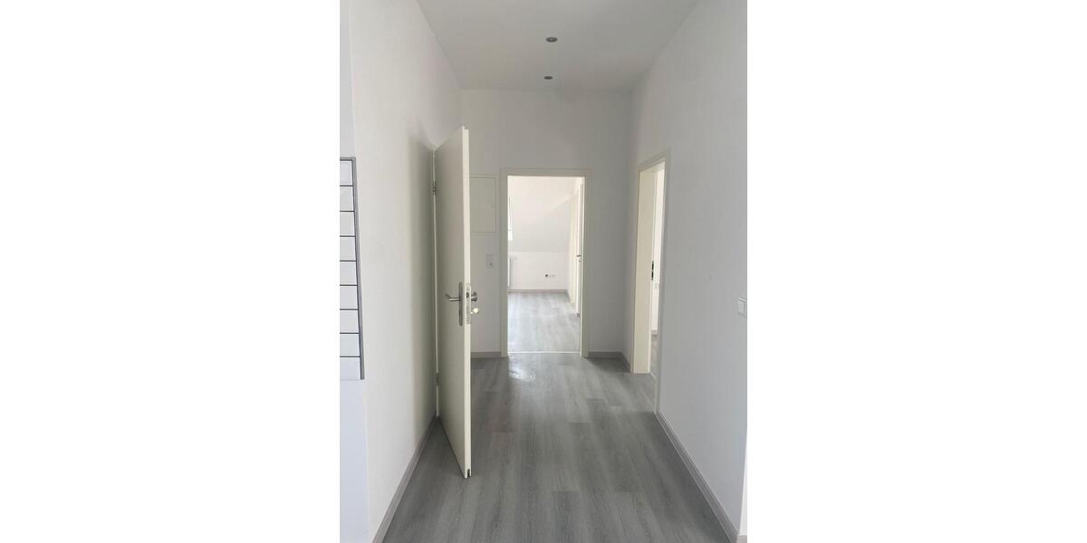 Dachgeschoßwohnung Ennepetal - 6 Zimmer, 130 m&sup2;, 1.200&euro; | Angebot:26409019