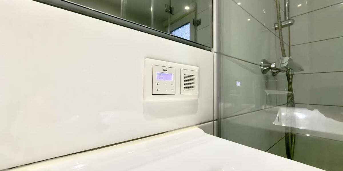 Gepflegte 3,5-Zimmer-Dachgeschosswohnung mit Einbauküche und Garage 3.5 zimmer