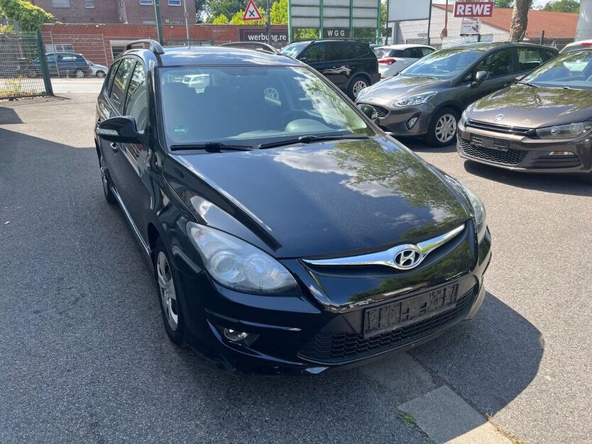i30