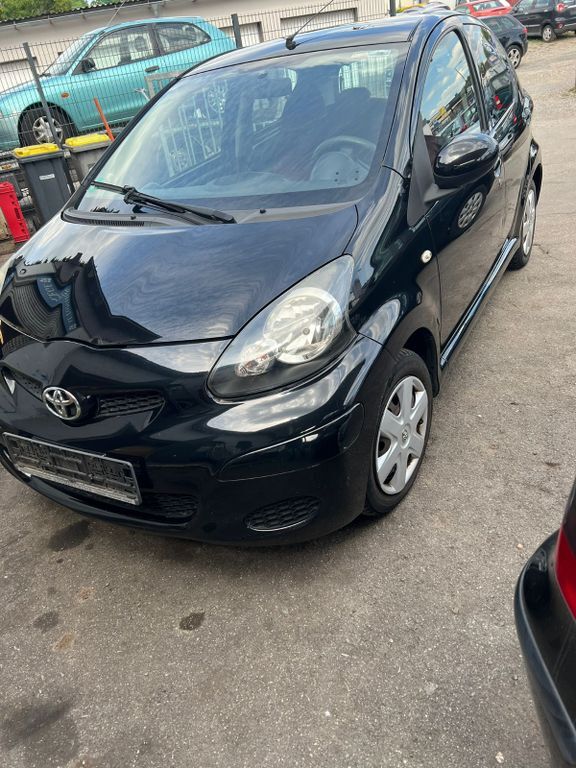Aygo (X)