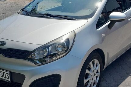 Kia Rio 76.000 km 5.300 € Bochum 44894