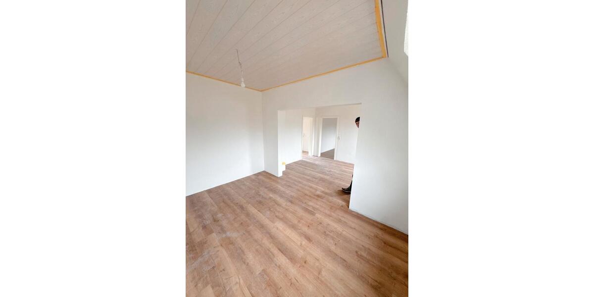 Dachgeschoßwohnung Dortmund Hörde - 3 Zimmer, 75 m&sup2;, 900&euro; | Angebot:26382505