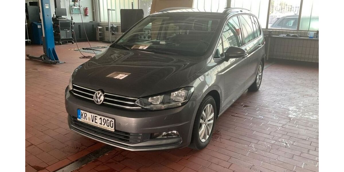 VW Touran 124.988 km 7.999 &euro; Essen 45326