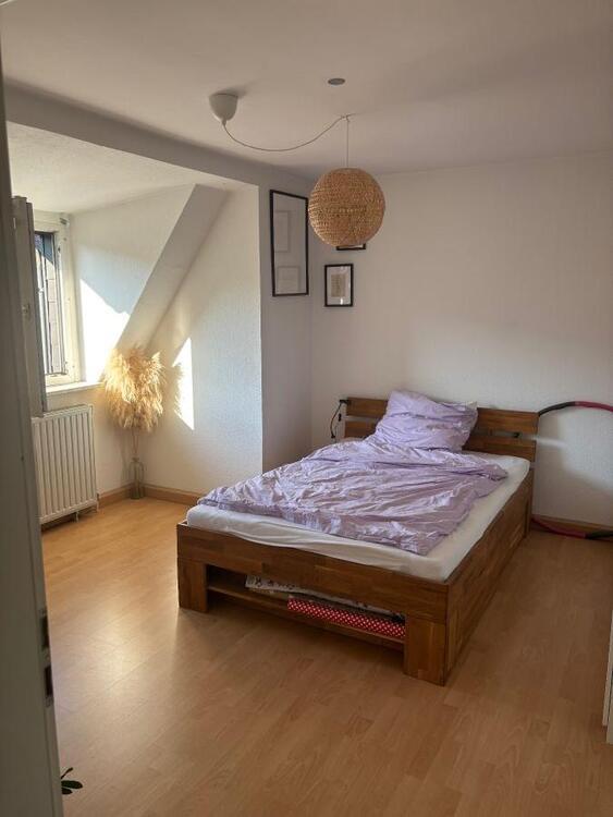 PRIVAT: Moderne 2,5 Zi. Dachgeschoss-Wohnung in ruhiger zentraler Top-Lage, ohne Balkon 2.5 zimmer