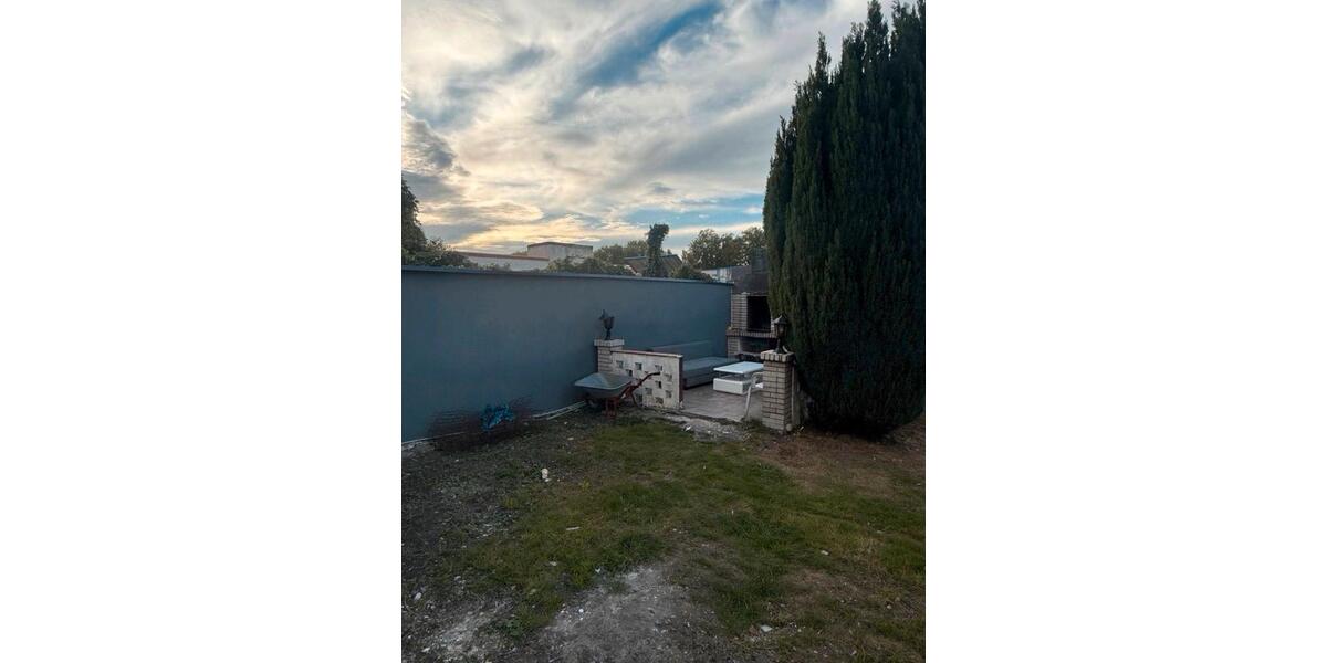 Modernisiertes Mehrfamilienhaus in Bochum-Wattenscheid 30 zimmer