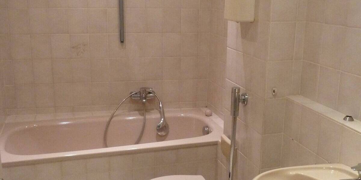 Helle 2,5-Raum-Wohnung im 1. OG eines 8-Familienhauses in zentraler City-Lage von GE 2 zimmer