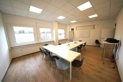 Büro in Ratingen 5.128 € 641 m²