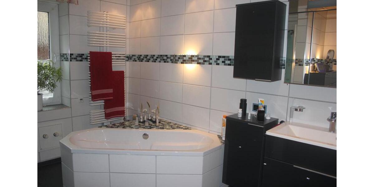 Erdgeschoßwohnung Gelsenkirchen Erle - 4 Zimmer, 120 m&sup2;, 240.000&euro; | Angebot:26020590
