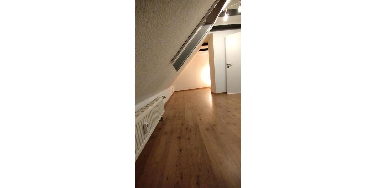 Dachgeschoßwohnung Oberhausen Osterfeld - 3.5 Zimmer, 75 m&sup2;, 160.000&euro; | Angebot:26789604