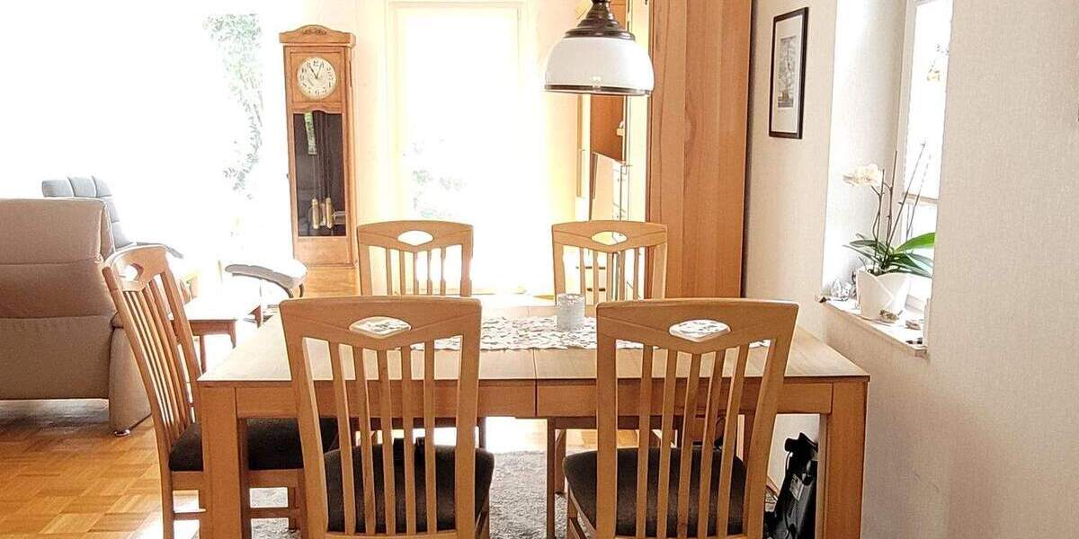 RESERVIERT! ..Alles zu Fuß zu erreichen, geräumiges Haus 4 zimmer