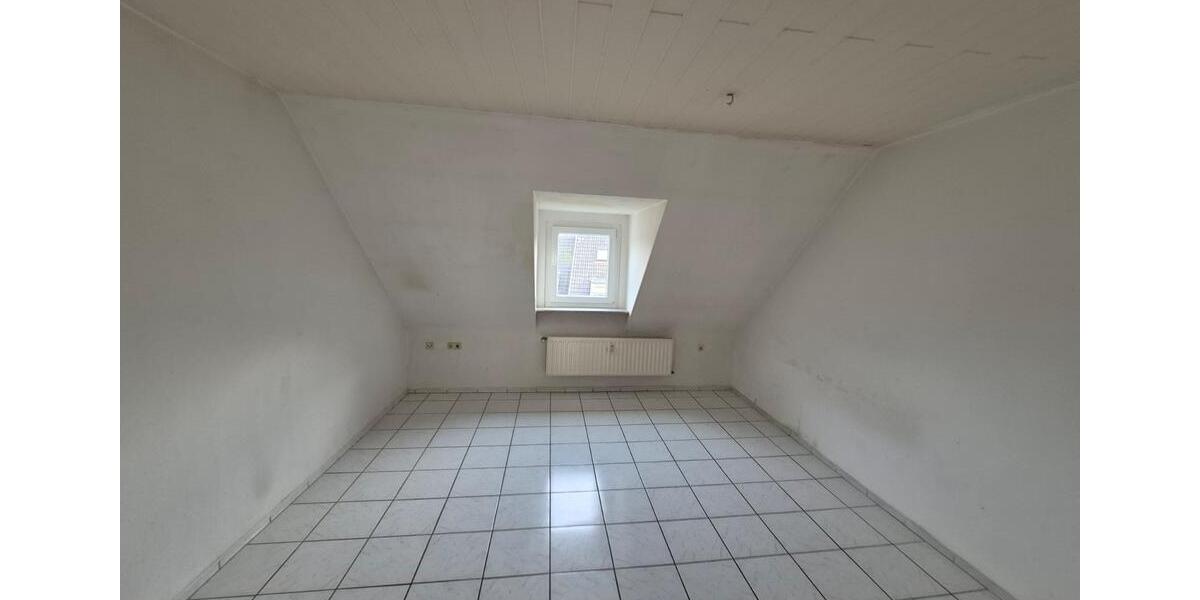 Dachgeschoßwohnung Bochum Bochum-Mitte - 2.5 Zimmer, 50 m&sup2;, 420&euro; | Angebot:27581550