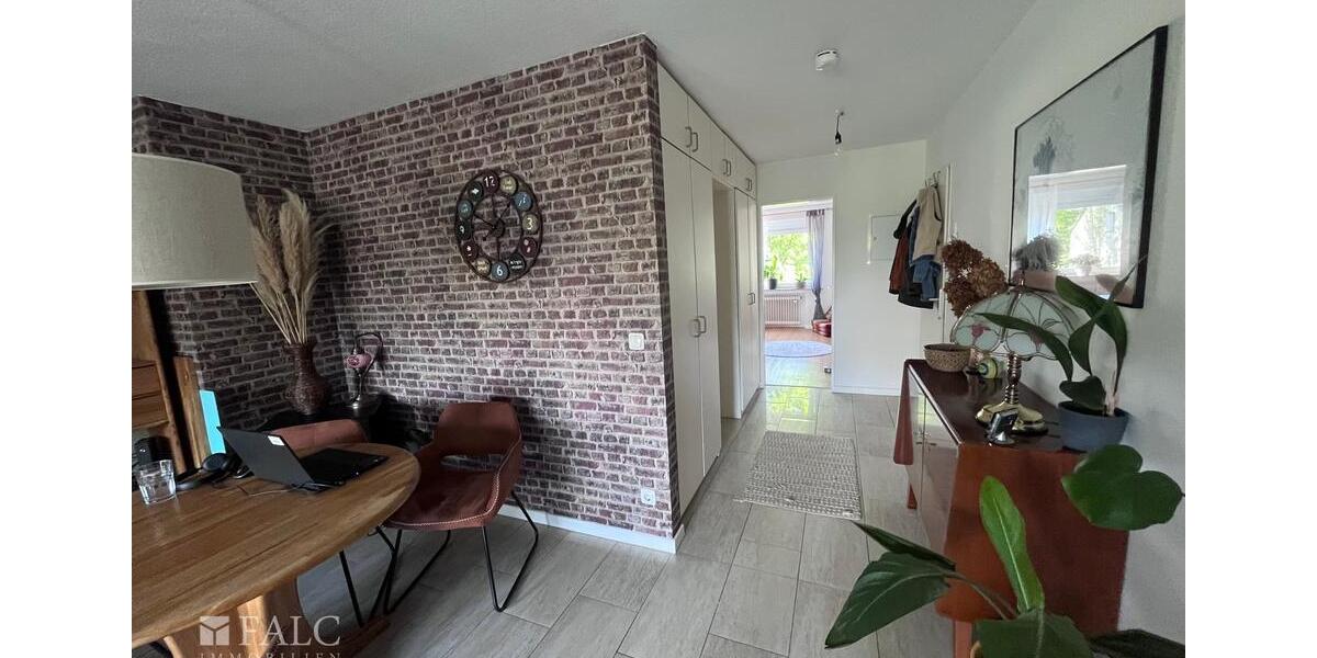 Dachgeschoßwohnung Essen Stadtbezirk IV - 2 Zimmer, 68 m&sup2;, 662&euro; | Angebot:26459075