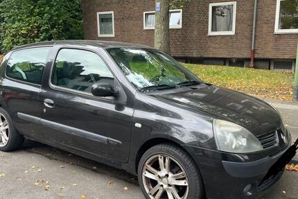 Renault Clio 190.000 km 1.250 € Essen 45139