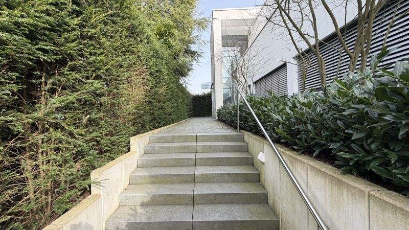 Etagenwohnung Essen Bredeney - 5 Zimmer, 190 m&sup2;, 2.700&euro; | Angebot:25428573