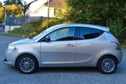 Lancia Ypsilon 23.000 km 8.300 € Wuppertal 42279