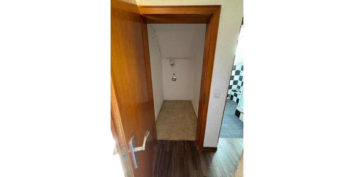 Dachgeschoßwohnung Hagen Hohenlimburg - 2 Zimmer, 51 m&sup2;, 330&euro; | Angebot:25645324