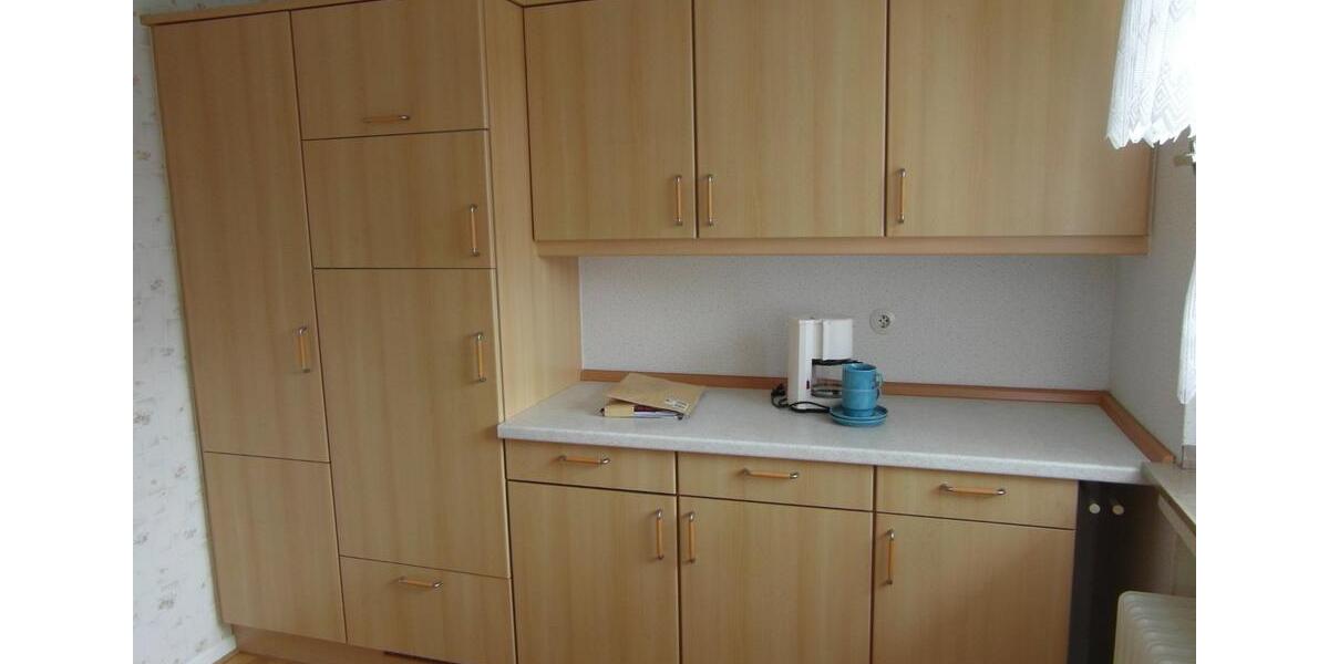 Wohnhaus mit aktuell zwei Wohnungen, einem Gästezimmer und Keller zimmer