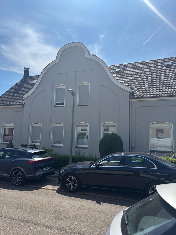 Charmante Eigentumswohnung mit Haus-Charakter, Garten & Wintergar