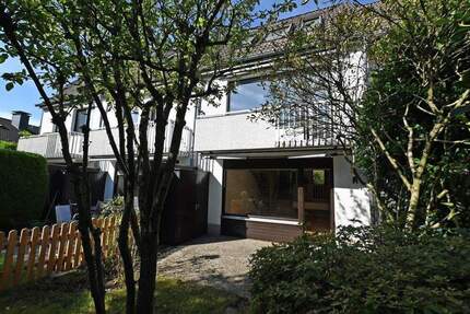 Heisinger Sahneschnittchen! Überarbeitungsbedürftiges RMH mit Garten & TG-Stellplatz in Bestlage 4 zimmer