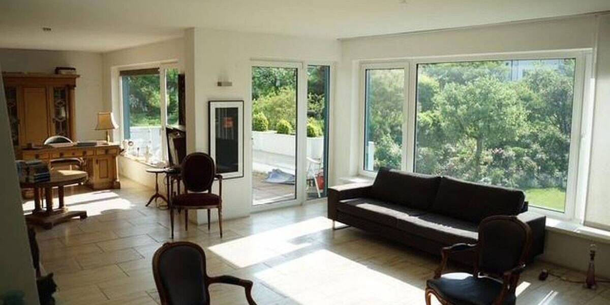 Großzügige 4-Zimmer-Wohnung mit 2 Balkonen und Einzelgarage in Essen-Stadtwald - provisionsfrei 4 zimmer