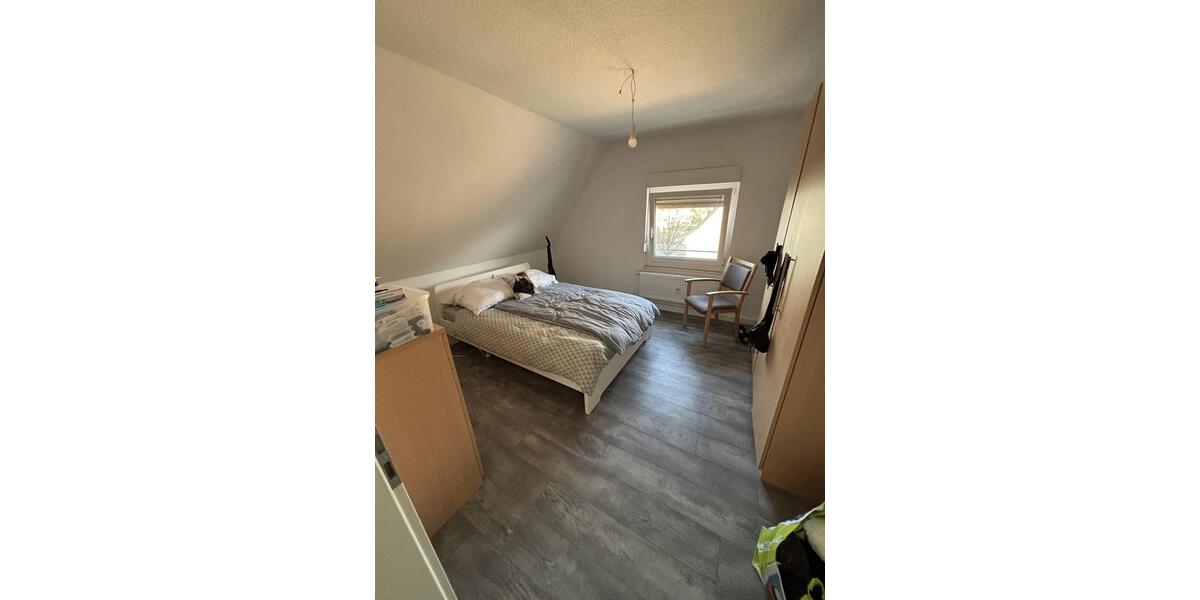 Dachgeschoßwohnung Lünen Alstedde - 2.5 Zimmer, 61 m&sup2;, 582&euro; | Angebot:25627119