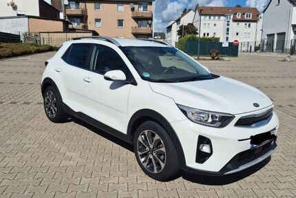 Kia Stonic 28.000 km 15.999 € Essen 45239