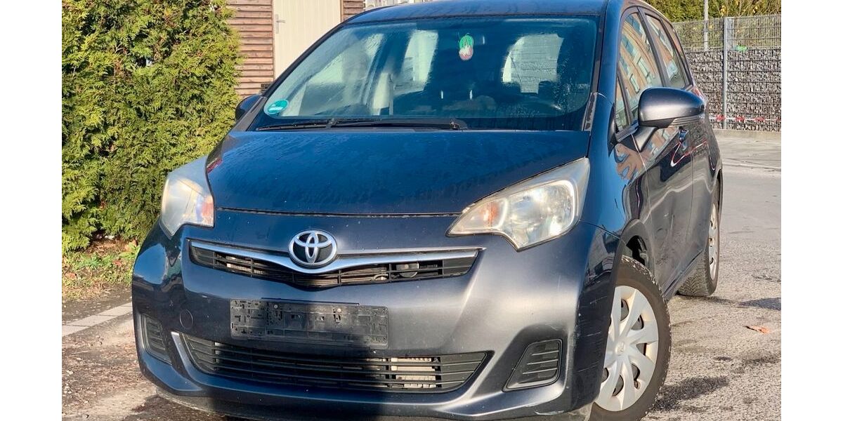 Toyota Verso-S 187.627 km 2.900 &euro; Gelsenkirchen 45884