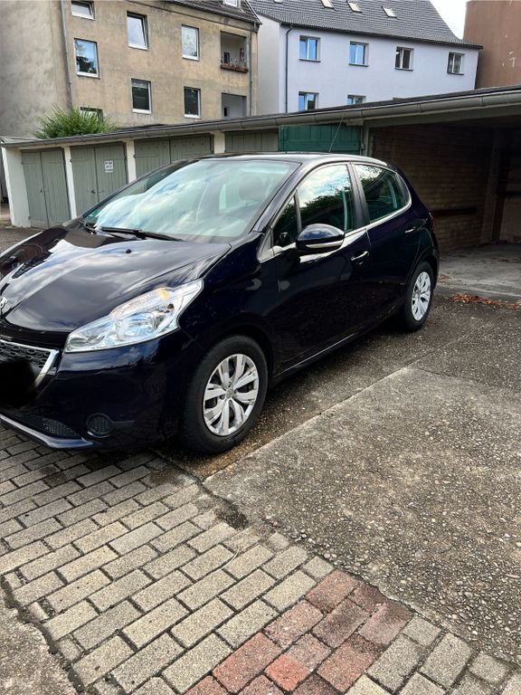 Peugeot 208 139.735 km 4.299 € Herne 44652