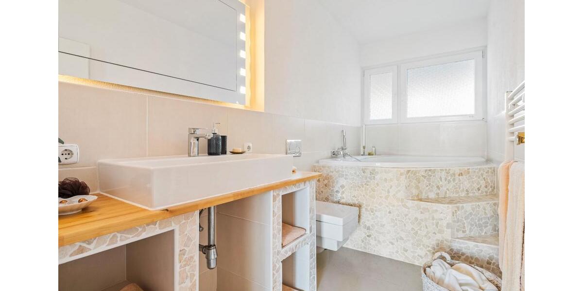Etagenwohnung Bochum Querenburg - 2 Zimmer, 74 m&sup2;, 200.000&euro; | Angebot:27003173