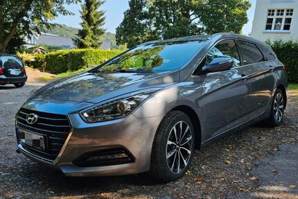 Hyundai i40 150.000 km 11.950 € Hagen 58093