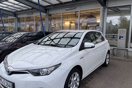 Toyota Auris 72.000 km 13.900 € Herne 44651