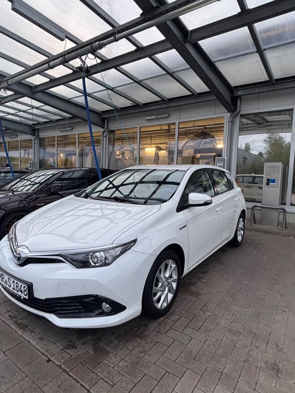 Toyota Auris 72.000 km 13.900 € Herne 44651