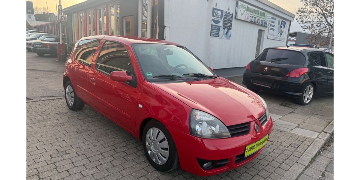 Renault Clio 16.000 km 2.990 &euro; Essen 45143