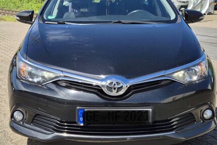 Toyota Auris 177.300 km 7.500 &euro; Gelsenkirchen 45881