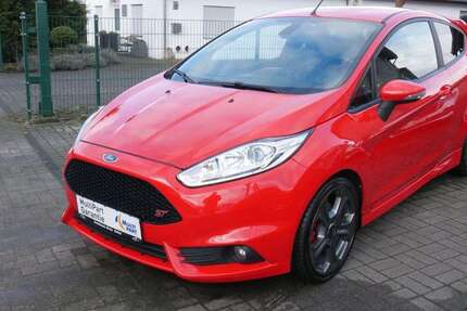 Ford Fiesta 123.186 km 11.990 € Selm 59379