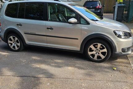 VW Touran 152.000 km 12.850 € Gelsenkirchen 45888
