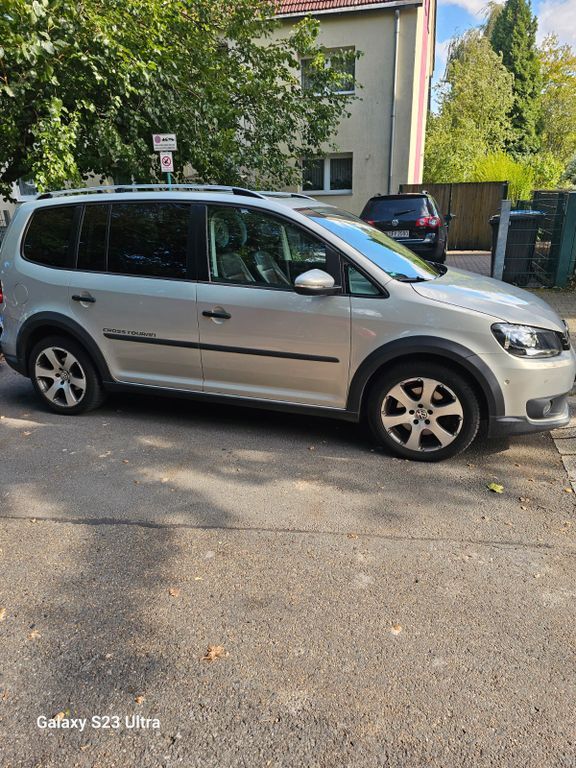 VW Touran 152.000 km 12.850 € Gelsenkirchen 45888
