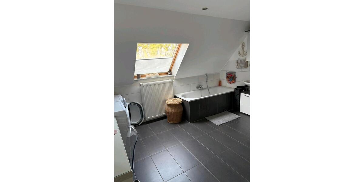 Dachgeschoßwohnung Dortmund Mengede - 4 Zimmer, 125 m&sup2;, 950&euro; | Angebot:27594107