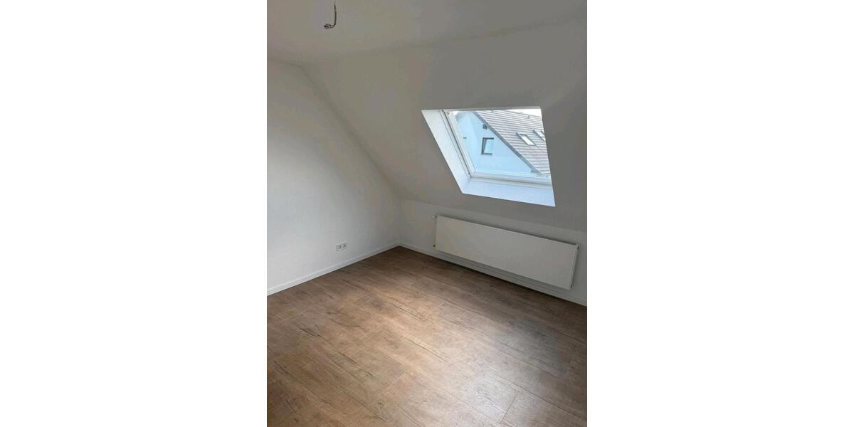 Dachgeschoßwohnung Hagen Hohenlimburg - 5 Zimmer, 85 m&sup2;, 750&euro; | Angebot:25087055