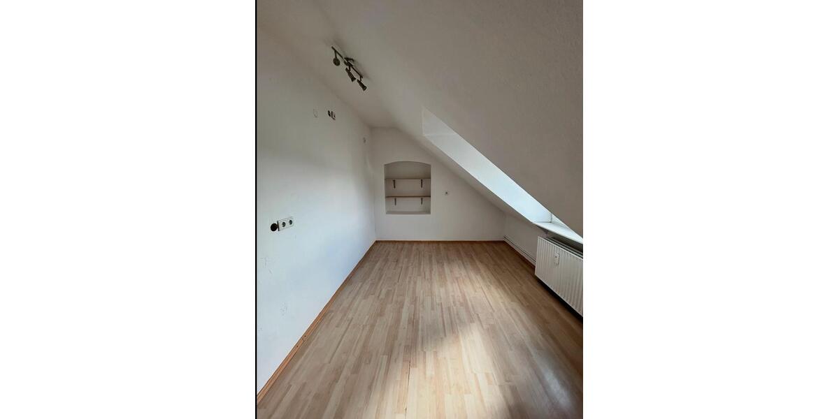Dachgeschoßwohnung Schwelm - 5 Zimmer, 112 m&sup2;, 670&euro; | Angebot:27542043