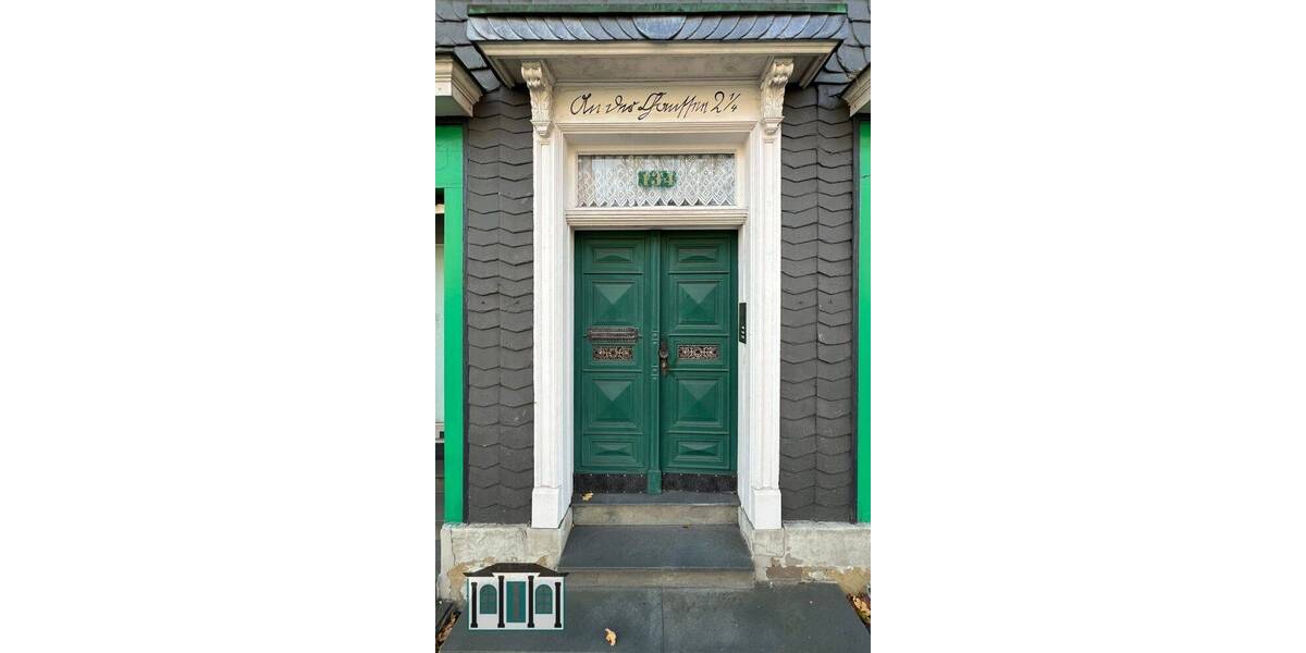 Denkmalschutz trifft Investitionschance: Dreiparteienhaus mit Entwicklungspotenzial 1 zimmer